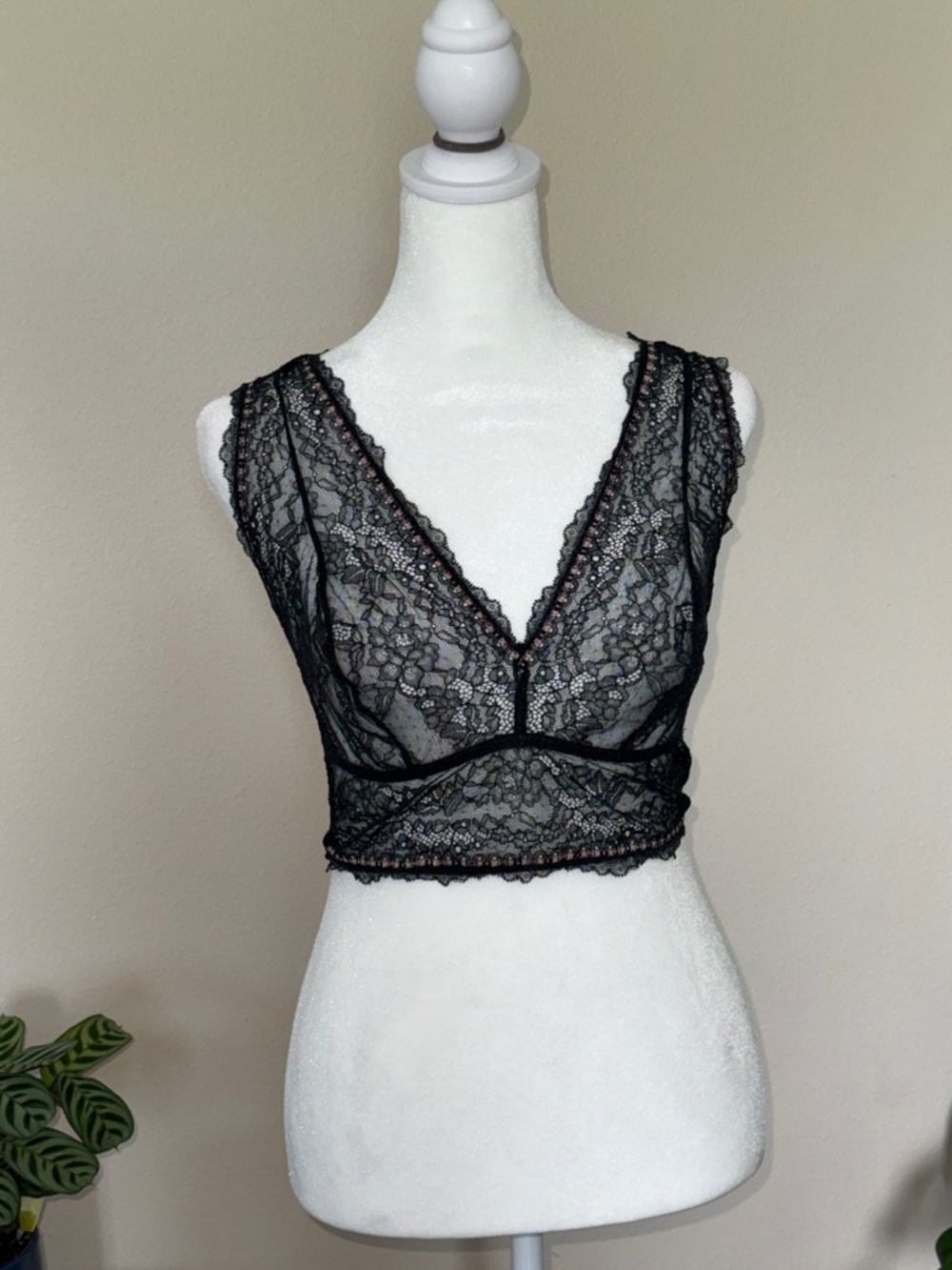 Adore Me Black Lace V-Neck Bralette - Elegant Women’s Intimate, 0X
